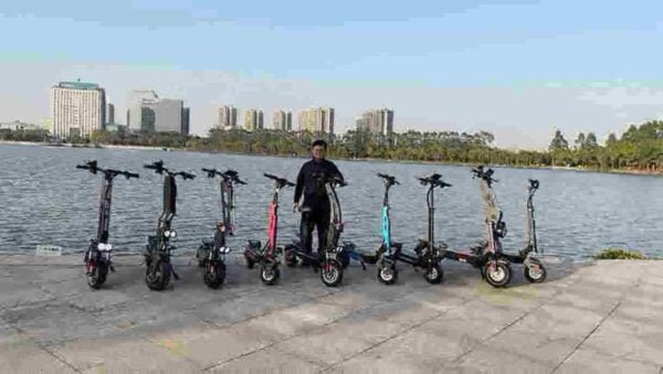 成人通勤电动滑板车工厂中国